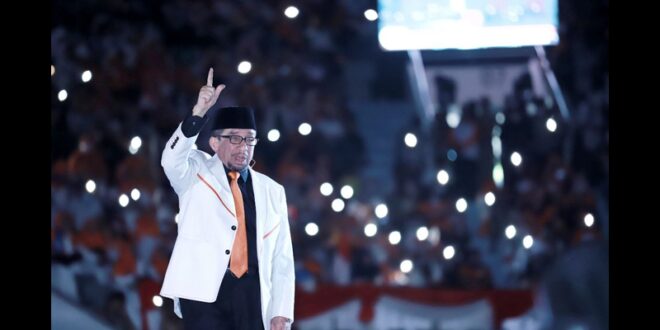 Tiga Pesan Kebangsaan Dr. Salim pada Puncak Milad 21 PKS