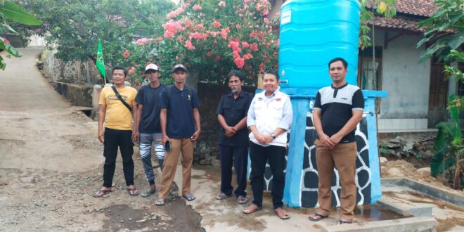 Kang Rinso Salurkan Bantuan Air Bersih di Desa Tarumajaya, Sumedang – DPW PKS Jawa Barat