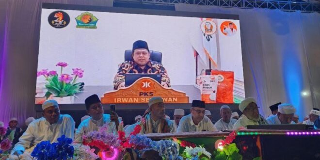 PergantianTahun Baru Kang Irwan Bersholawat dengan Ribuan masyarakat Situbondo, Jaga Indonesia Tanggung Jawab Bersama