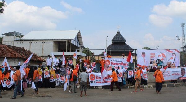 BPKK PKS Jawa Barat Berikan Bantuan Khusus Perempuan Korban Bencana Sukabumi – DPW PKS Jawa Barat